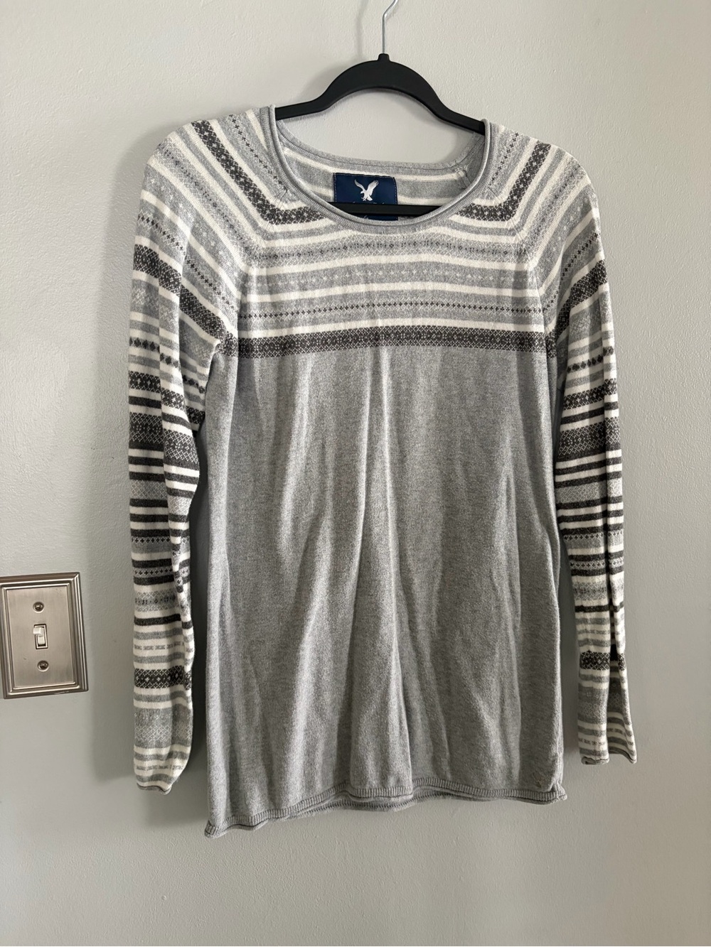 American Eagle Gray Striped Crewneck Shirt